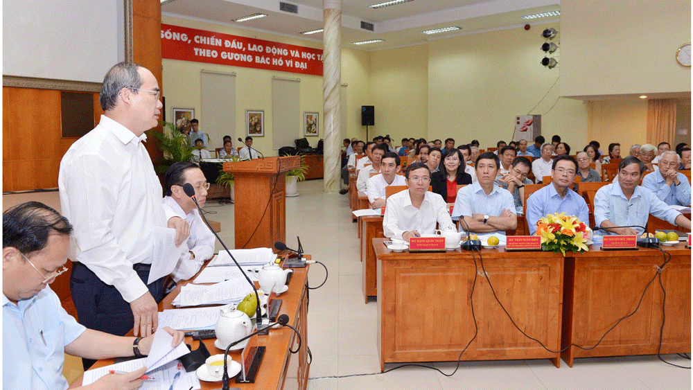 Bí thư Thành ủy TPHCM gặp gỡ cán bộ hưu trí, cựu chiến binh ảnh 1